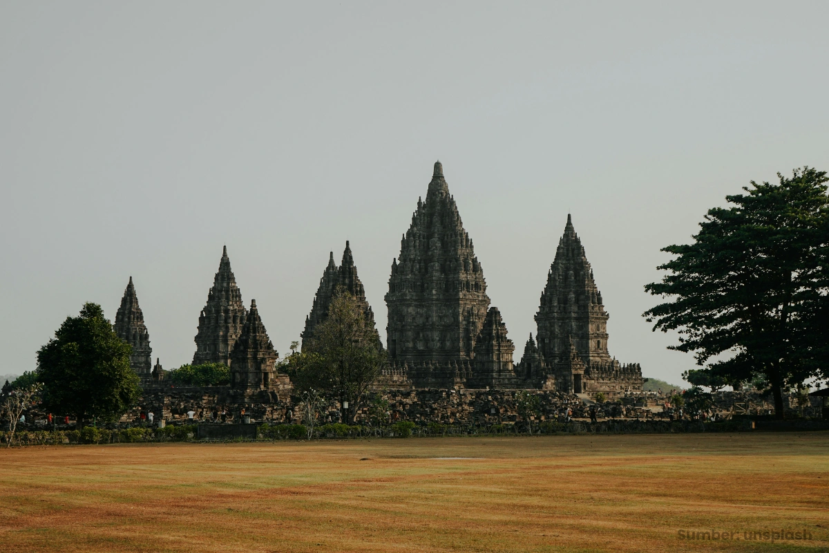 Prewed Candi Prambanan